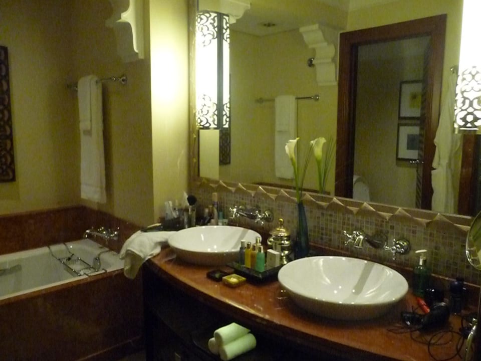 Teil vom Badezimmer, WC u. Dusche separat !  One&Only Royal Mirage Resort Dubai at Jumeirah Beach