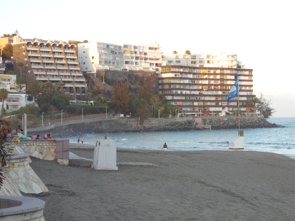 Ausblick vom Strand nach links Bull Costa Canaria & Spa - Adults only