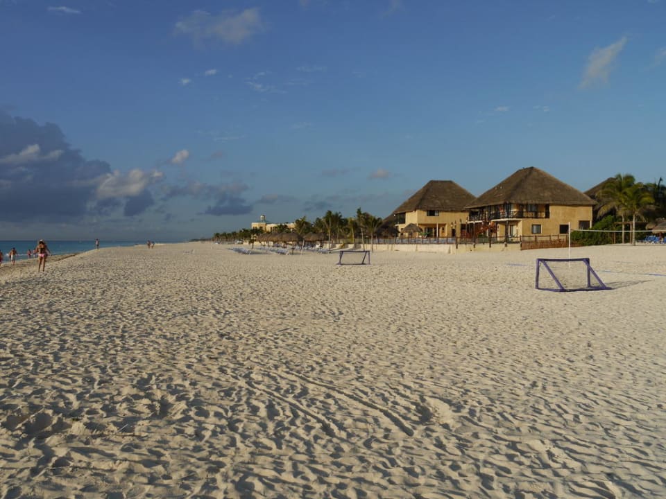 Schöner breiter Strand vorm Hotel Viva Azteca by Wyndham - All Inclusive Resort