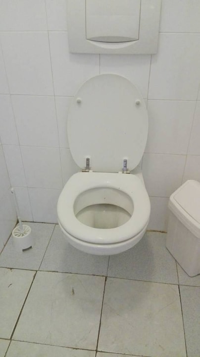 Toilette im Fitnessbereich allsun App.-Hotel Esquinzo Beach