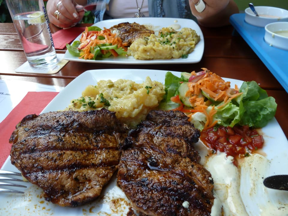 Grillabend im Biergarten!!! Hotel-Gasthof-Fellner