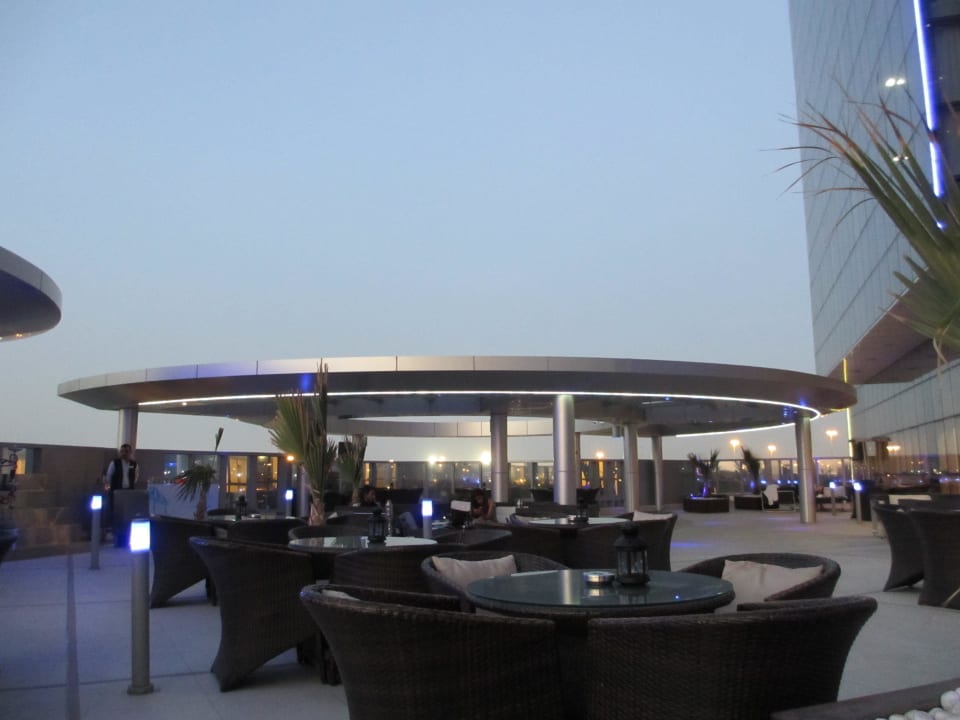 Poolbar Hotel Novotel Abu Dhabi Gate