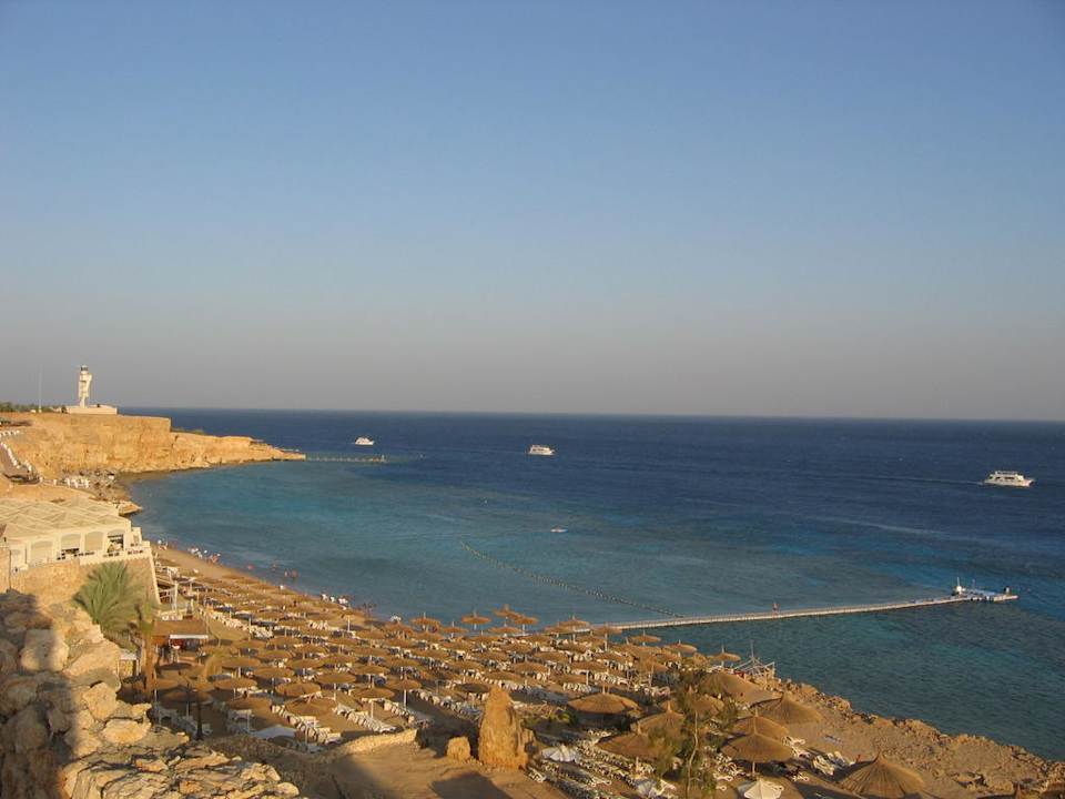 Widok na plażę Hotel El Faraana Reef Resort