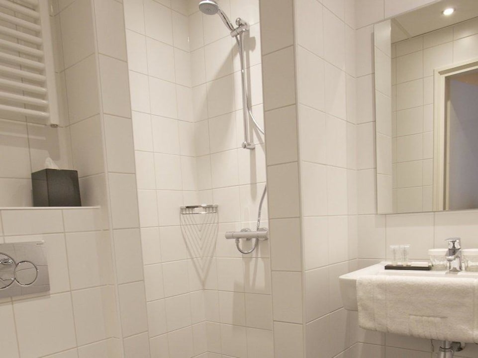 Bathroom Enjoyhotel De Koepoort