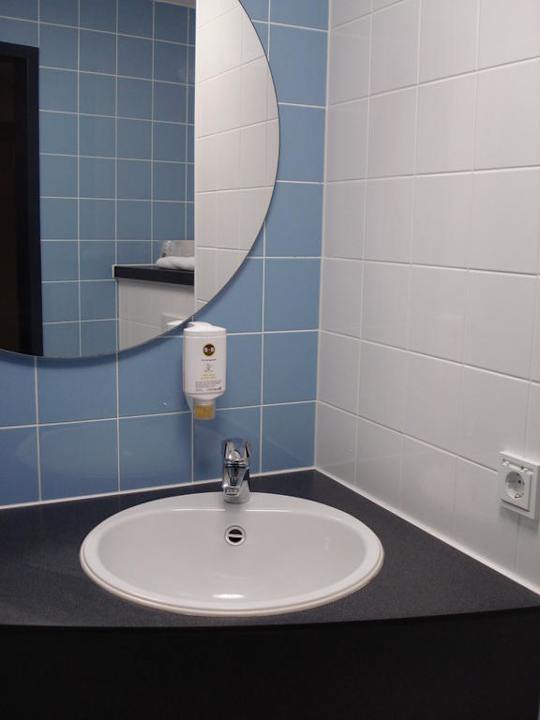 Bad B&B Hotel Frankfurt-Hahn Airport