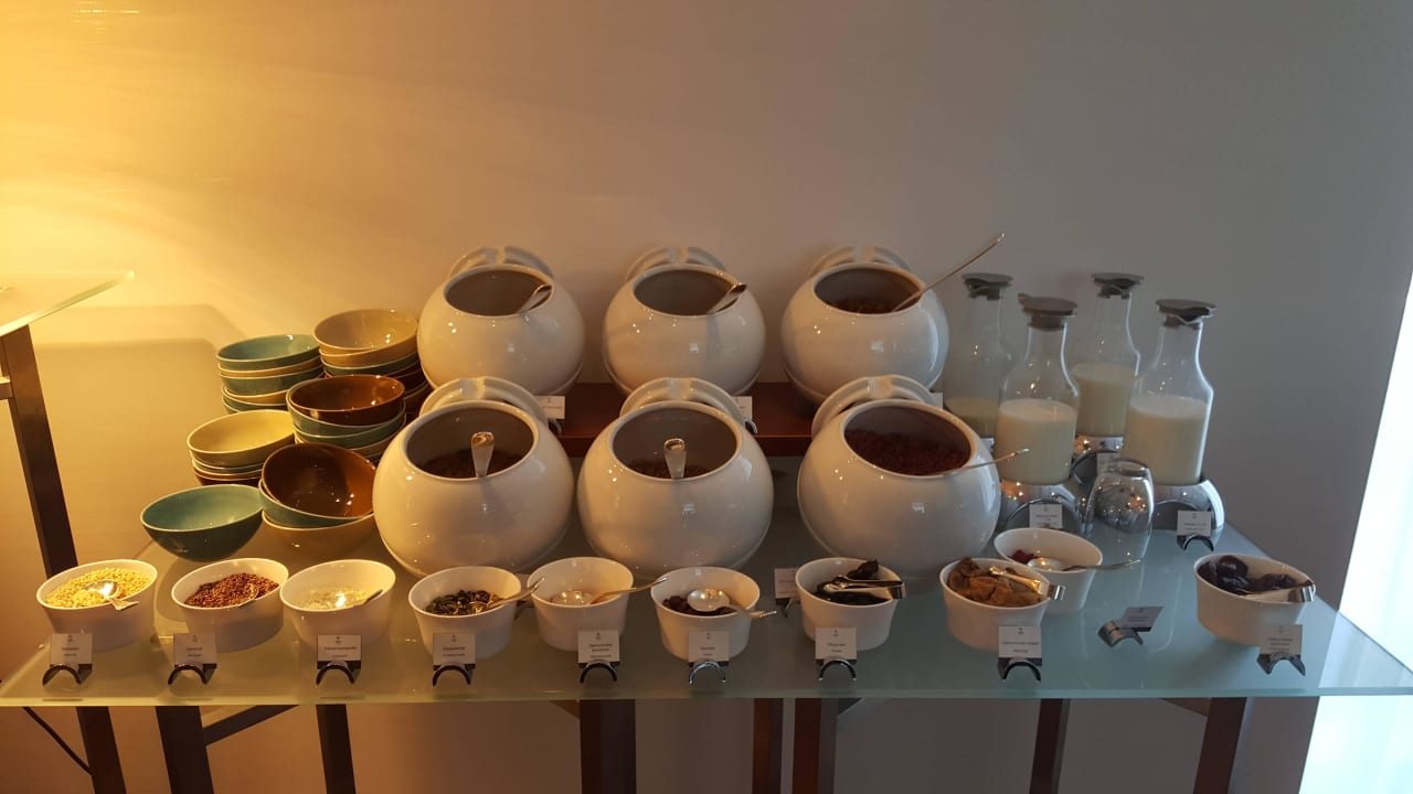 Müsli und Co. Waldorf Astoria Berlin