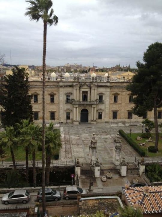 Blick auf die Universität von Sevilla Hotel Alfonso XIII