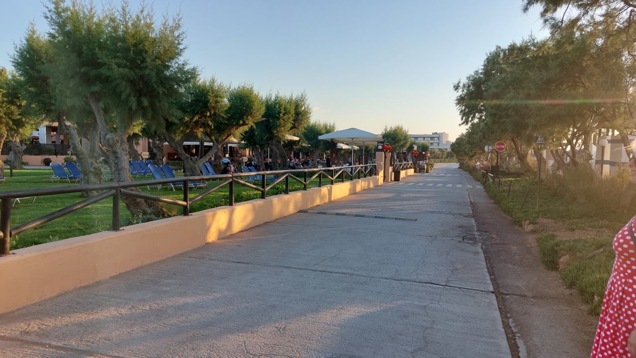 Gartenanlage Anissa Beach & Village