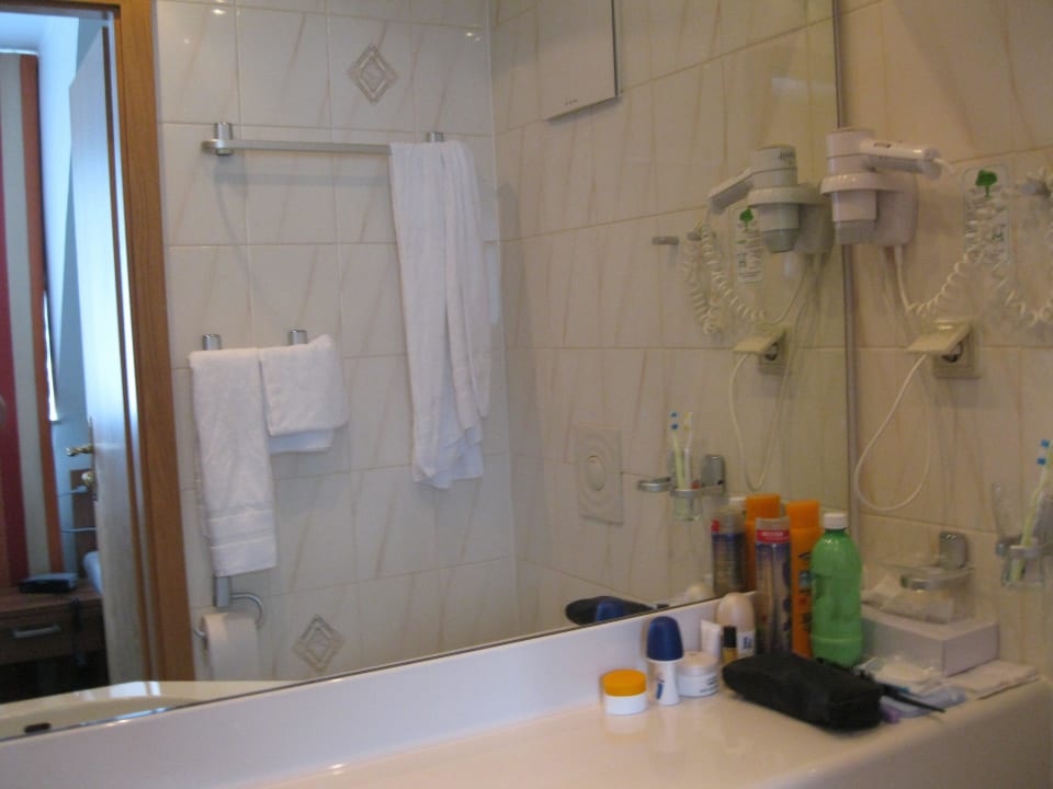 Das leider sehr kleine Bad Hotel Pistono