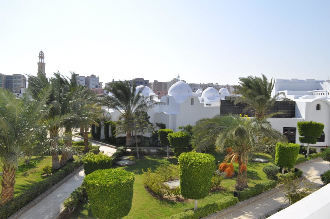 Территория отеля Arabella Azur Resort