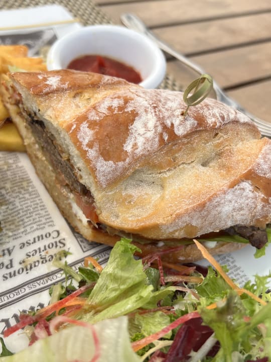 Gastro Miramar Al Aqah Beach Resort