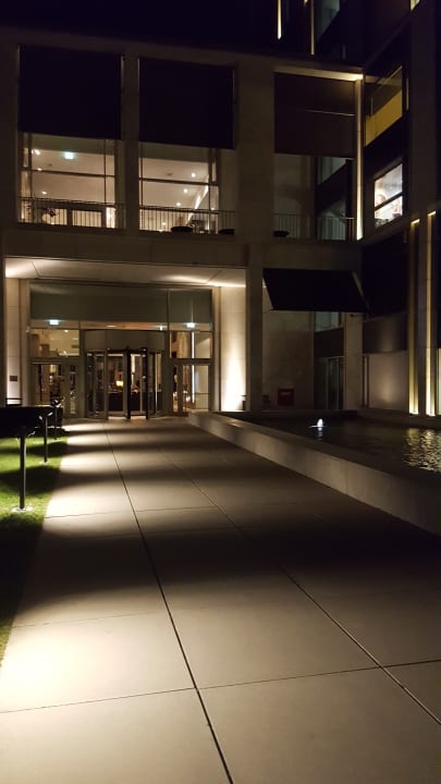 Außenansicht Van der Valk Hotel Düsseldorf