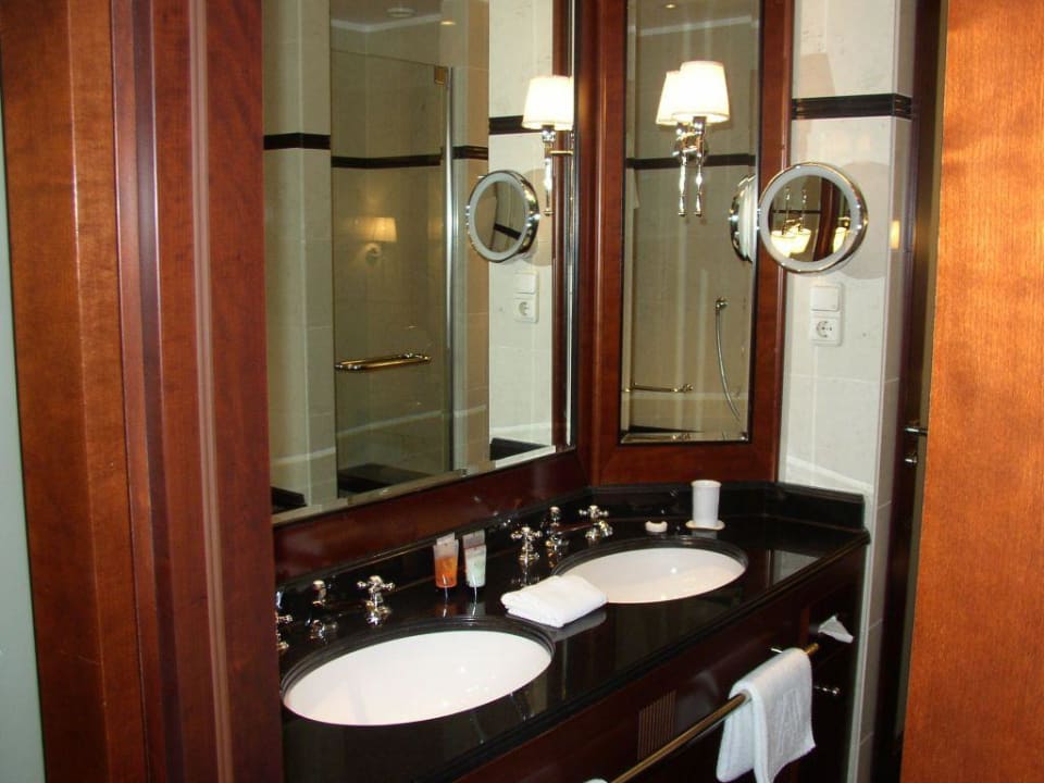 Bad Hotel Adlon Kempinski Berlin