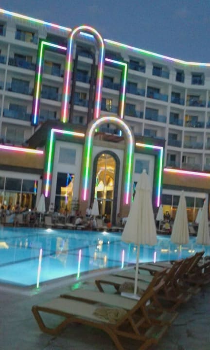 Sport, Pool & Unterhaltung The Lumos Deluxe Resort Hotel