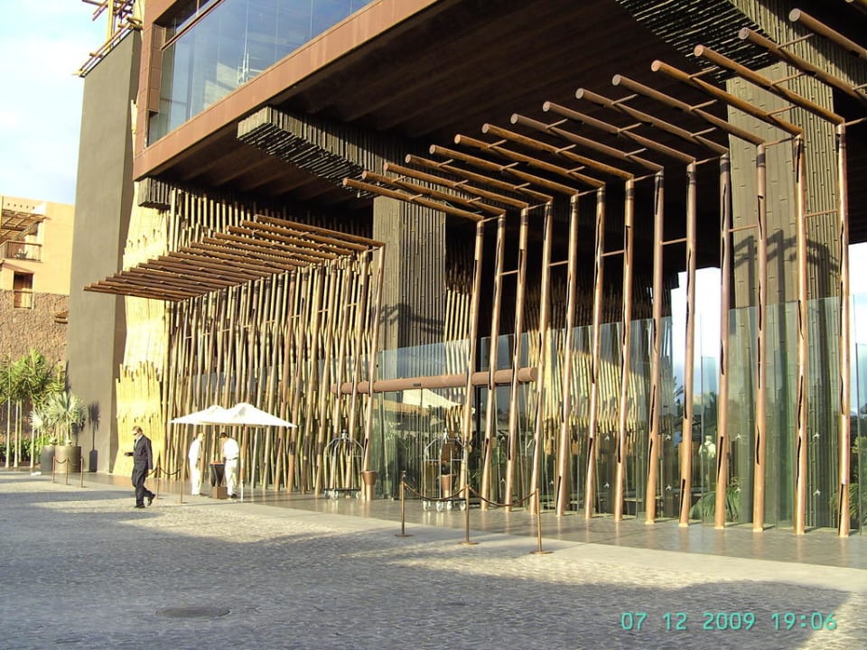 Eingang Lopesan Baobab Resort