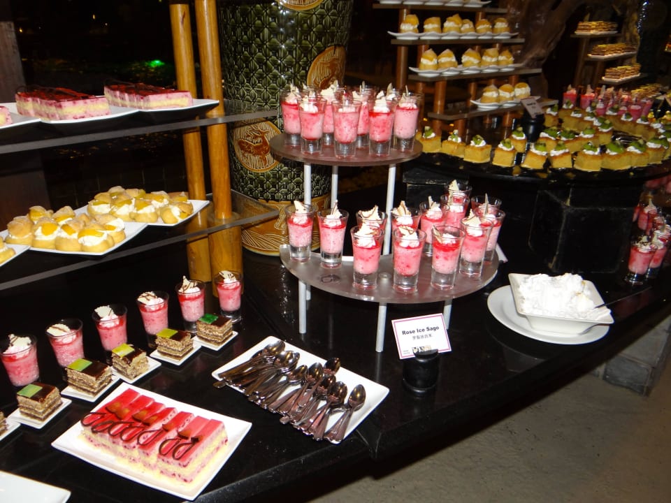 Büffet Meeru Maldives Resort Island