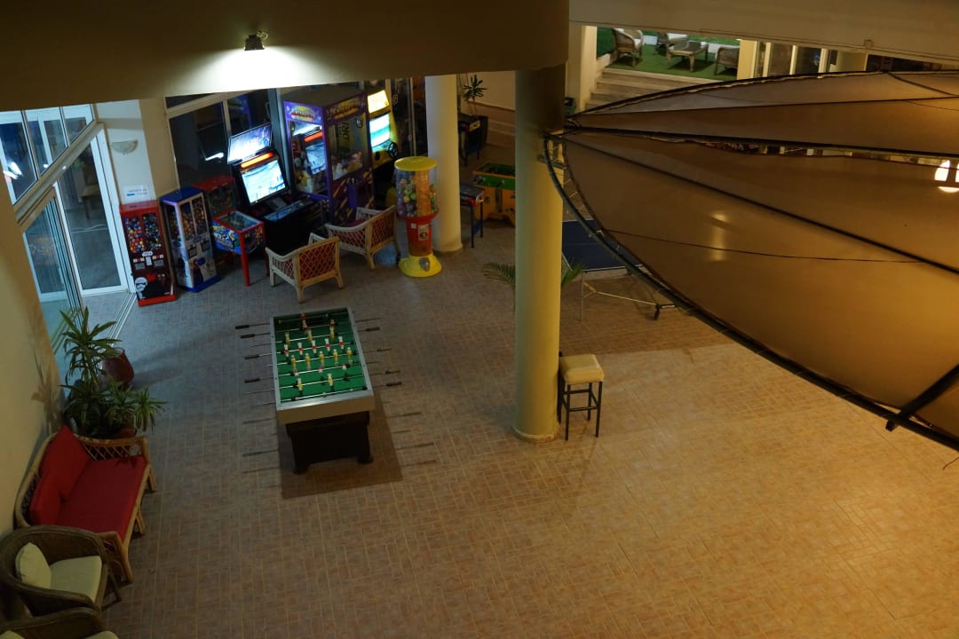 Rechts (nicht im Bild) befindet sich das Kiosk HARPIN Georgioupolis Resort Aquapark & SPA