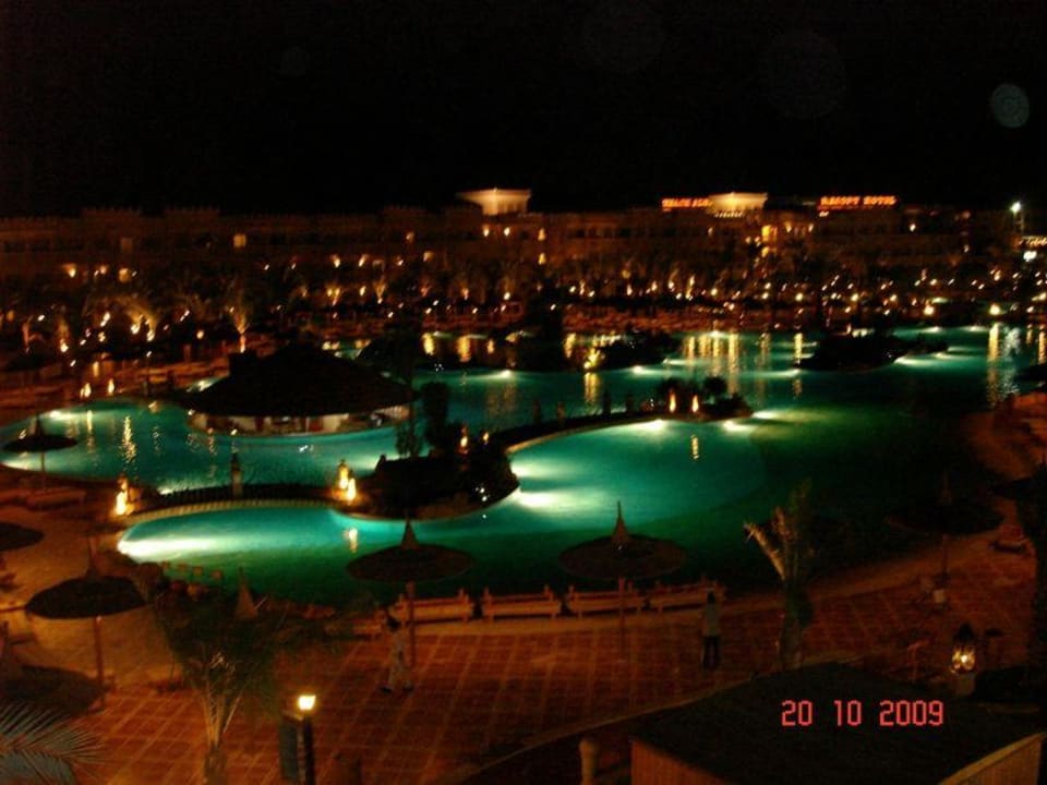 Вечернее фото отеля Pickalbatros Palace Resort
