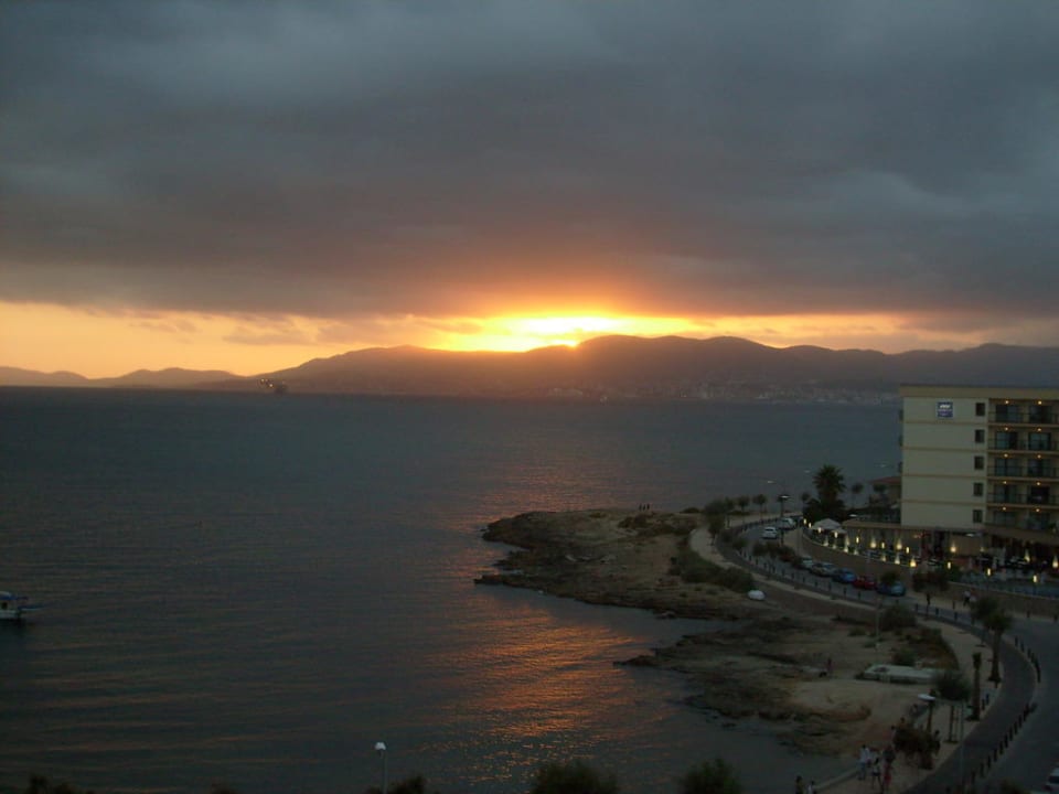 Sonnenuntergang BQ Apolo Hotel