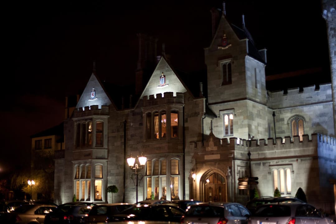 Außenansicht Abends Hotel Clontarf Castle