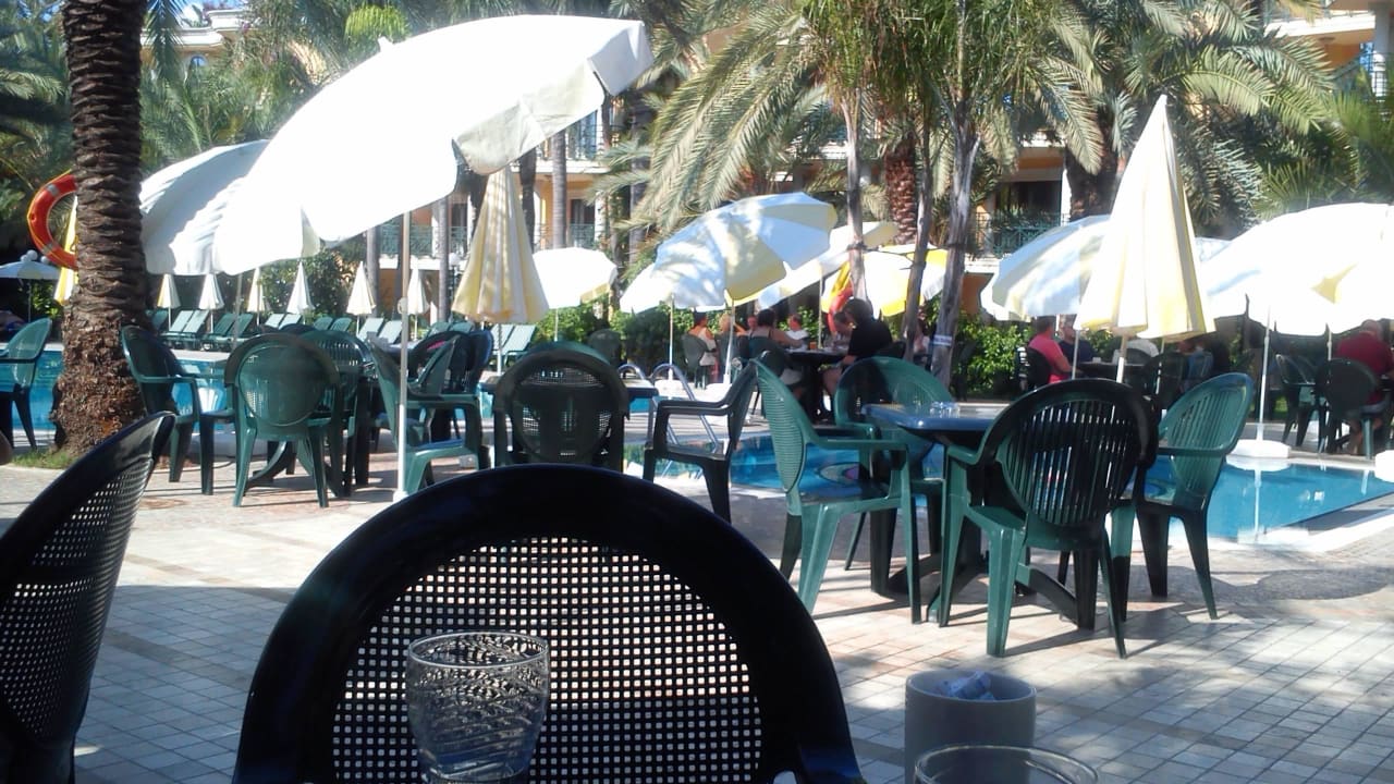 Morgens beim Frühstück Hotel Yetkin