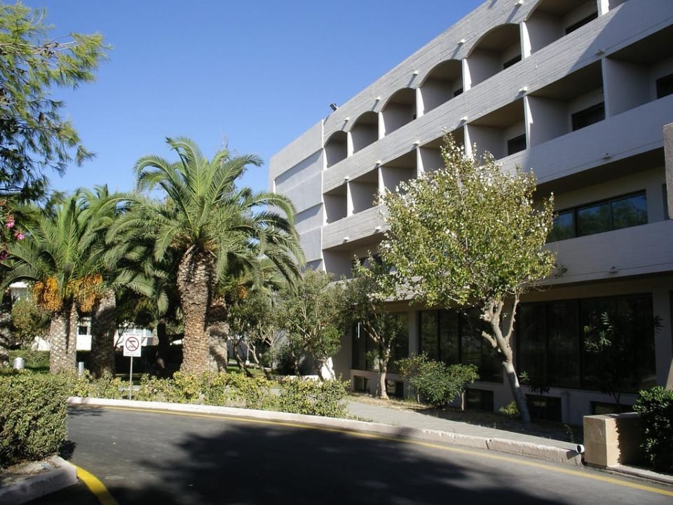 Przed wejściem do hotelu  Ialyssos Bay