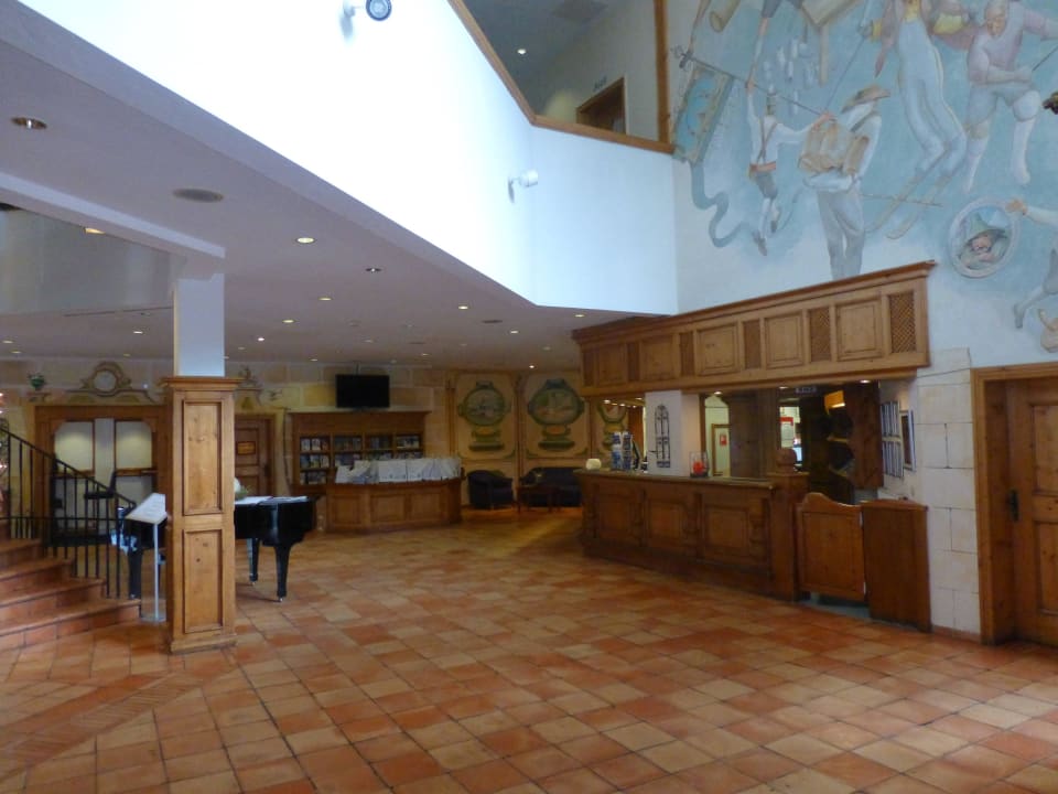 Lobby und Rezeption Dorint Sporthotel Garmisch-Partenkirchen
