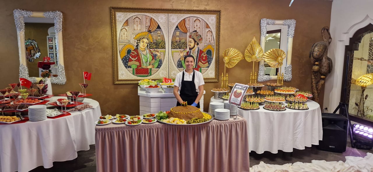 Gastro Royal Taj Mahal Hotel