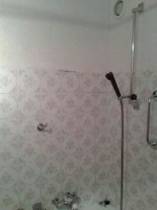 Badezimmer/Dusche Ferienwohnung Haus Le Cervin App. 126 C