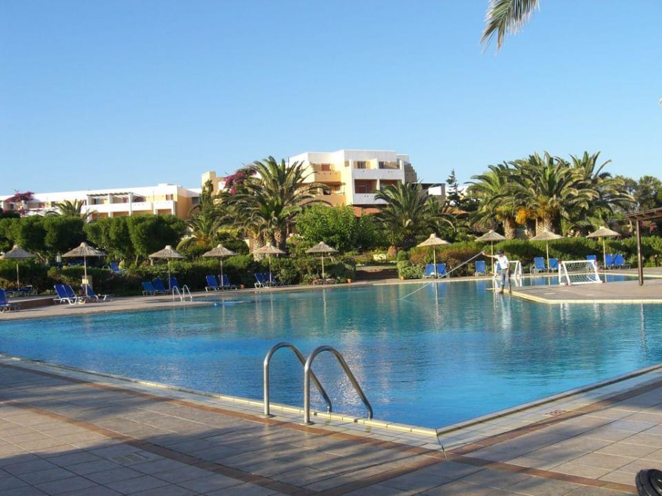 Pool Anissa Beach & Village