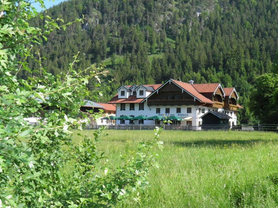 Außenansicht Gutshof zum Schluxen