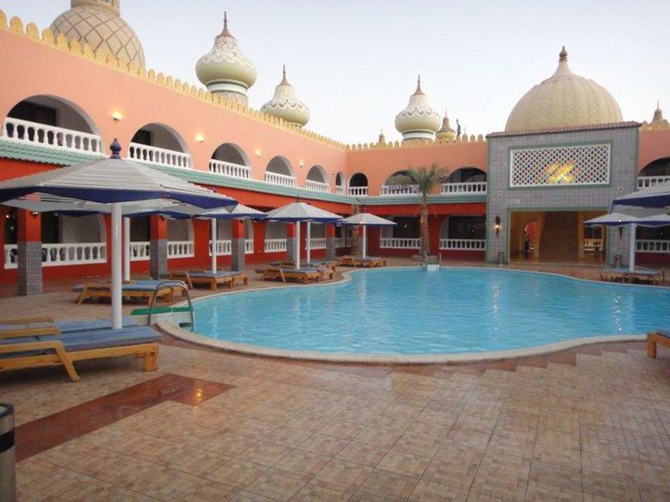 Один из многочисленных бассейнов Pickalbatros Alf Leila Wa Leila Resort - Neverland Hurghada