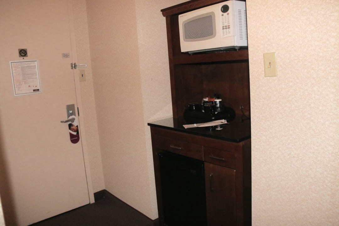 Eingang mit Miniküche Hotel Crowne Plaza St. Louis