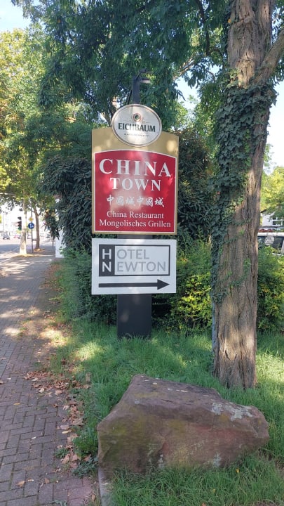 Außenansicht Hotel Newton Ludwigshafen