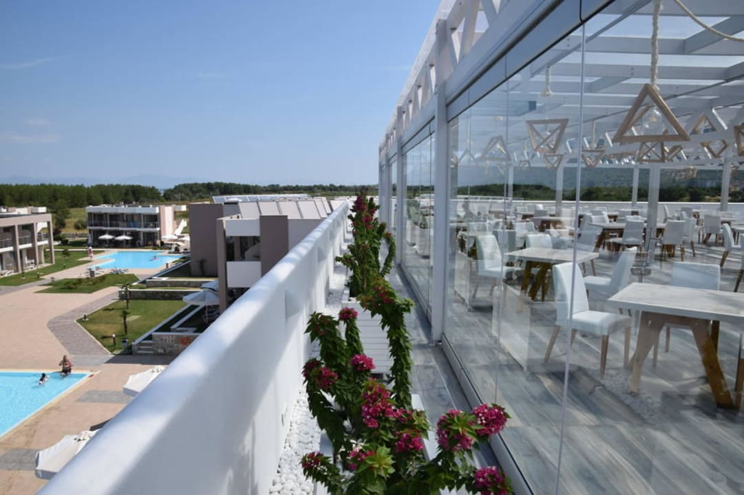 A la carte Restaurant am Dach vom Hauptgebäude Alea Hotel & Suites