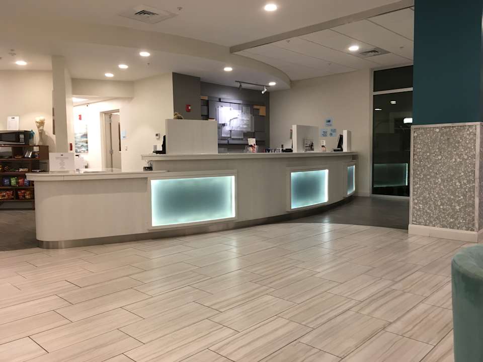 Lobby Holiday Inn Express & Suites Panama City Beach - Beachfront