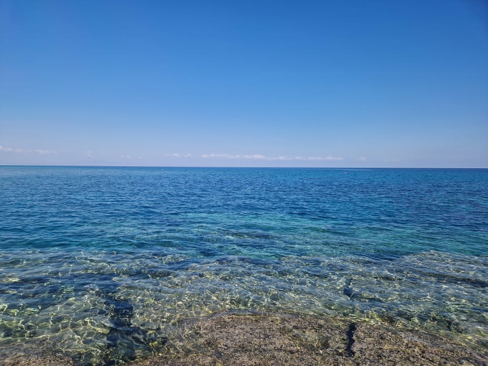 Strand Crystal Springs Beach Hotel