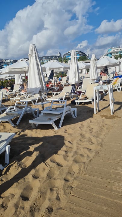 Strand Side Story Resort & Spa