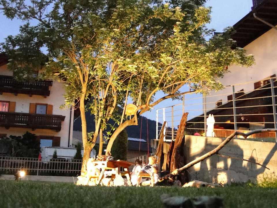 Kunstausstellung im Garten Hotel Edy Gasthof