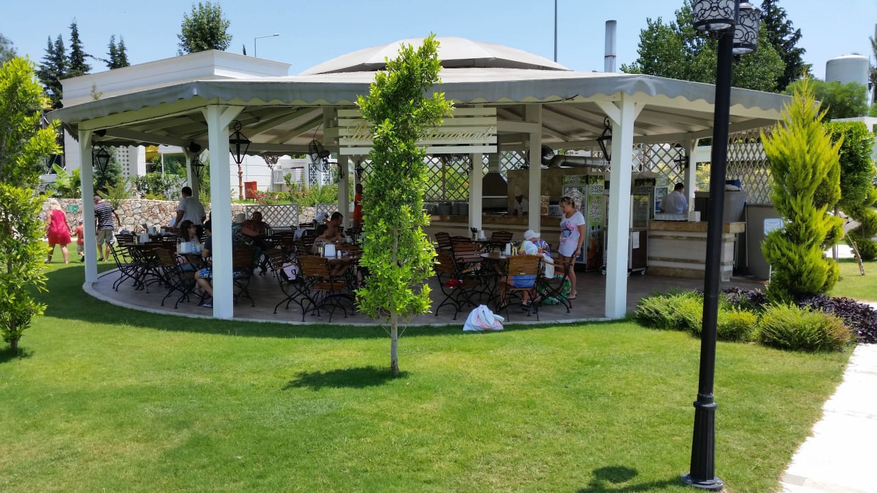 Wenig Auswahl an Speisen auch Nachmittags Karmir Resort & Spa