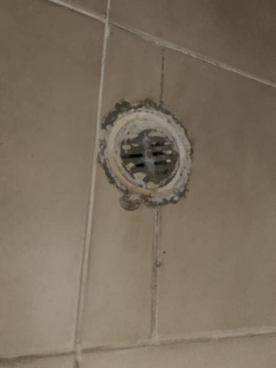 Zimmer Travellers Beach Hotel & Club