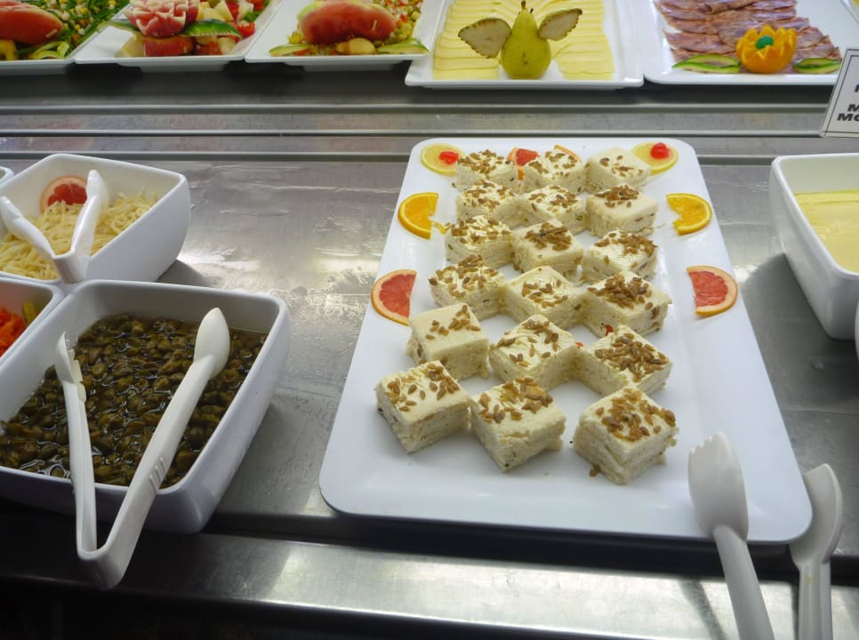 Teile des reichhaltigen Mittagsbuffets NYX Hotel Ibiza - adults only