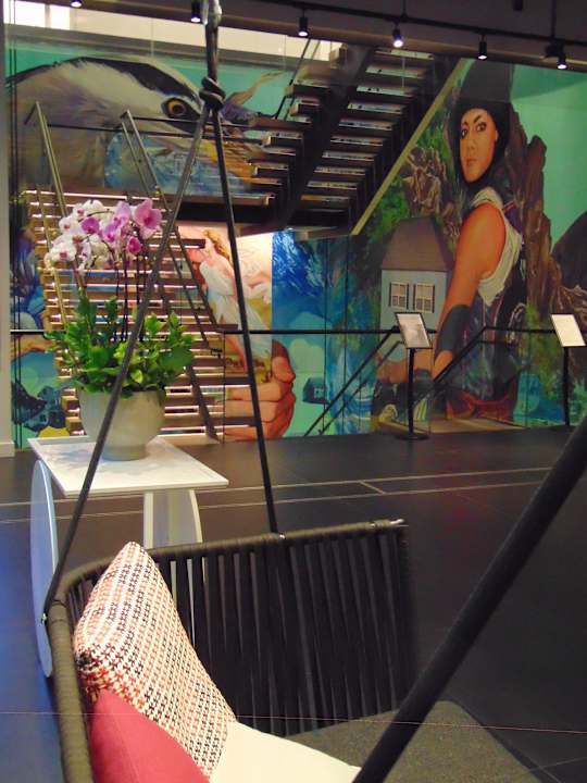 Lobby W Bellevue