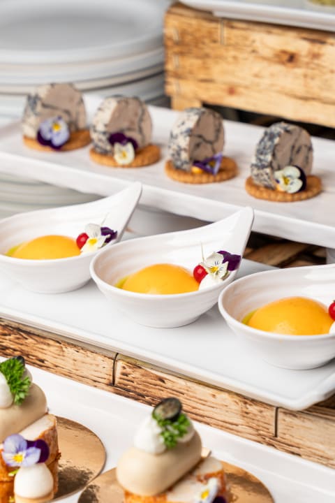 Gastro Adora Hotel & Resort