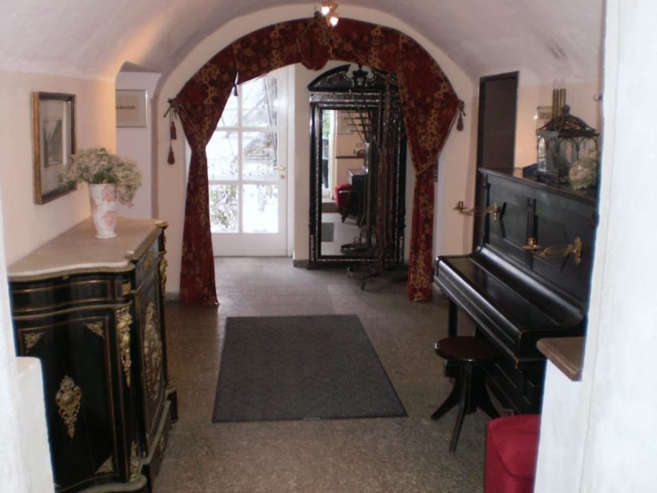 Schloßhotel Neufahrn Schlosshotel Neufahrn