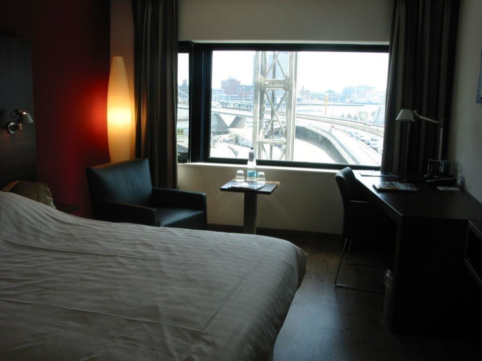 Hotelzimmer Golden Tulip Doubletree by Hilton Rotterdam Centre