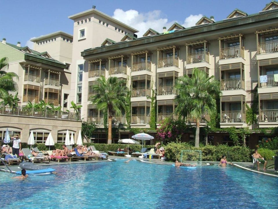 Pool am Nachmitag Can Garden Resort