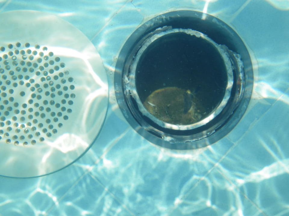 Abfluss im Kinderpool Top Hotel