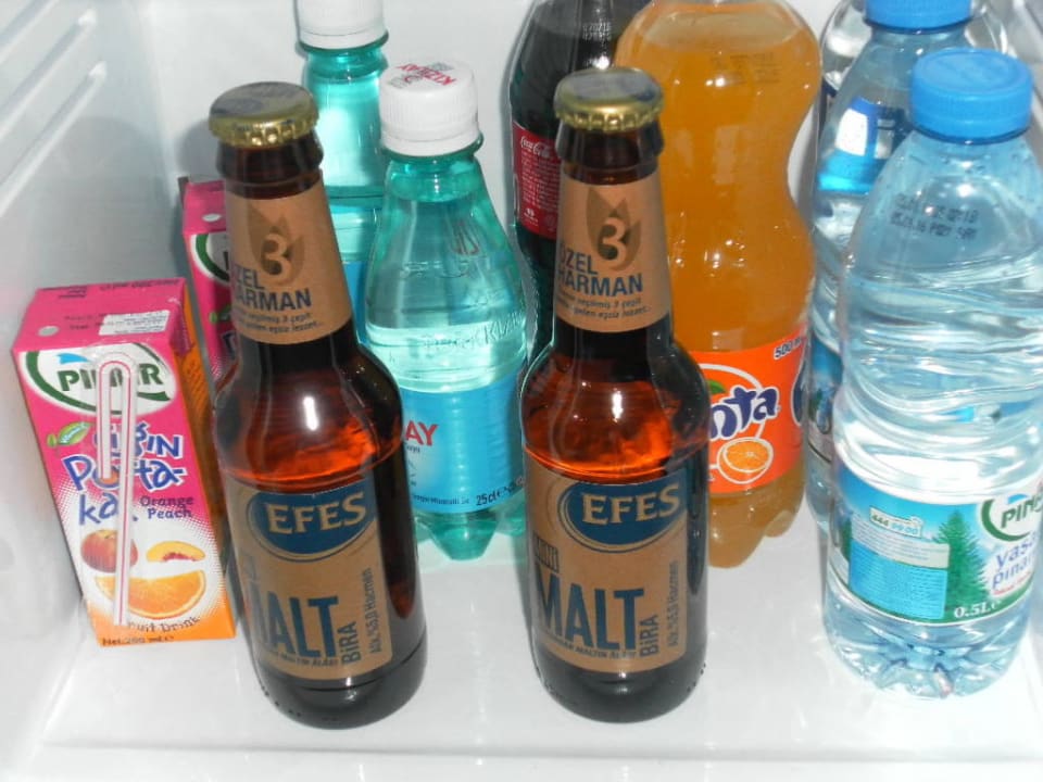 So sieht die Minibar aus Limak Lara Deluxe Hotel & Resort