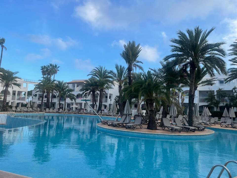 Pool Calimera Fido Gardens